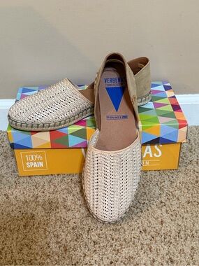 Verbenas Carmen Women’s Beige Woven Espadrille Slip-Ons
